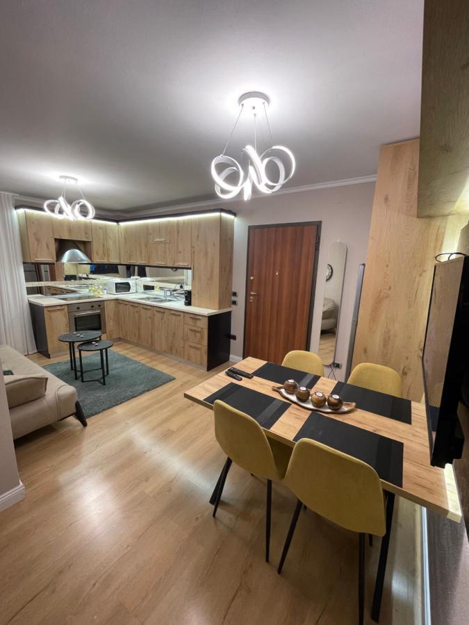 Superior 2Br Apartment ティラナ エクステリア 写真