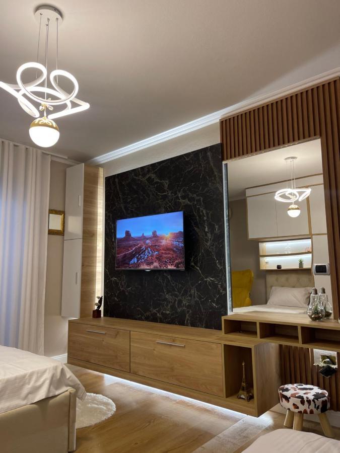 Superior 2Br Apartment ティラナ エクステリア 写真